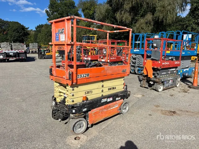 2017 JLG 1932R Electric Scissor Lift