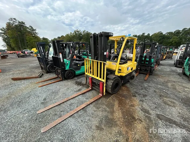 2016 Hyster H50FT 4250 lb Cushion Tire Forklift