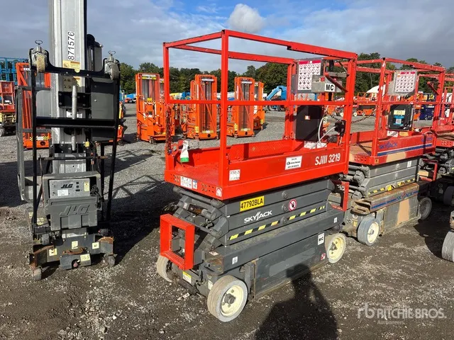 2017 Skyjack SJIII 3219 Electric Scissor Lift