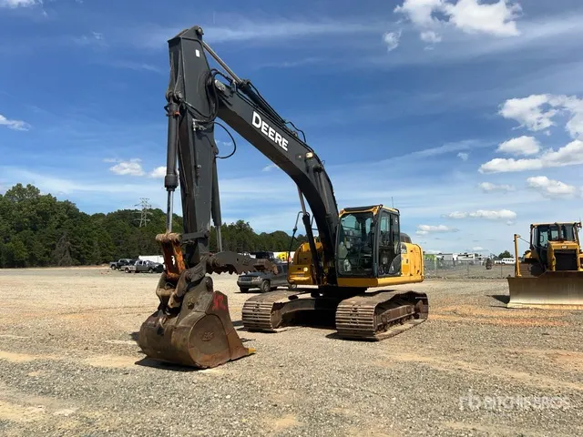 2019 John Deere 210G LC Tracked Excavator