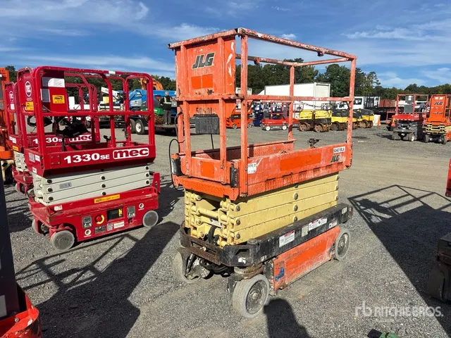 2017 JLG 1932R Electric Scissor Lift