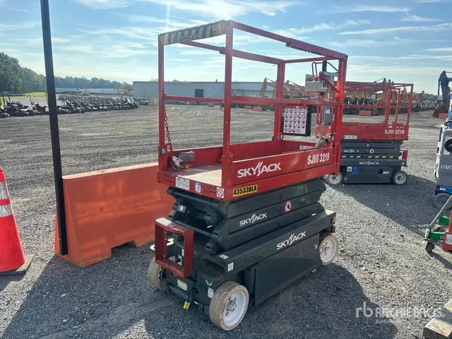 2017 Skyjack SJIII 3219 Electric Scissor Lift