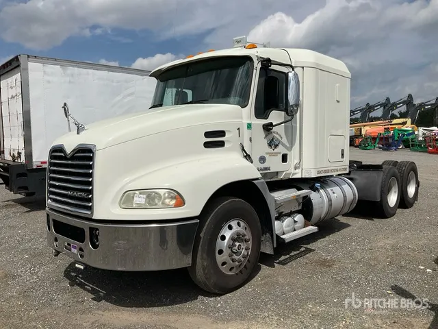 2017 Mack CXU613 Pinnacle 6x4 T/A Sleeper Truck Tractor (Inoperable)