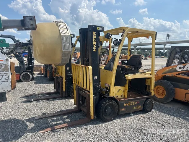 2014 Hyster E60XN 5600 lb Pneumatic Tire Forklift