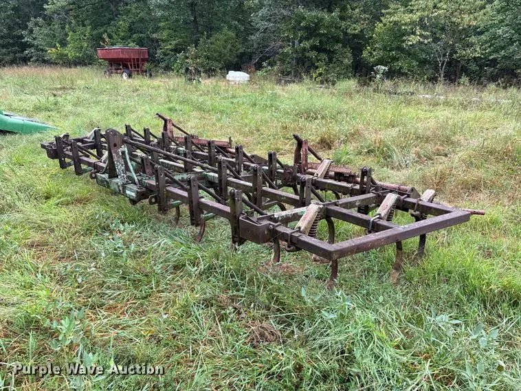 Field cultivator