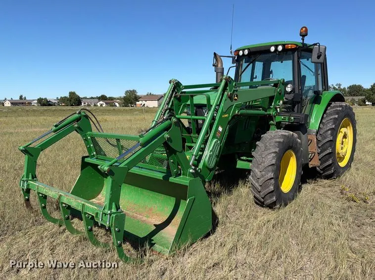 2013 John Deere 6125M MFWD tractor