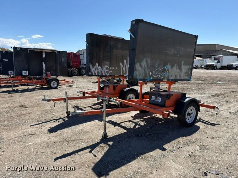 (2) 2020 Wanco WVT3 message board trailers