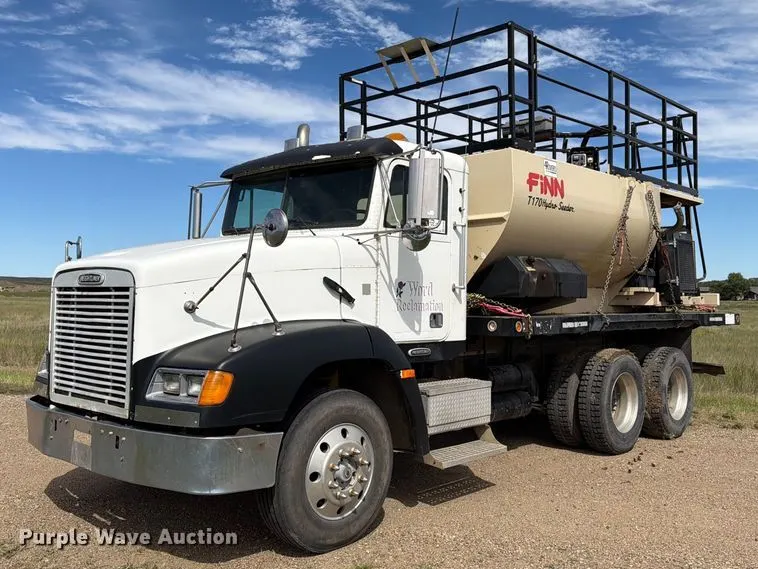 2000 Freightliner Conventional hydroseeder truck