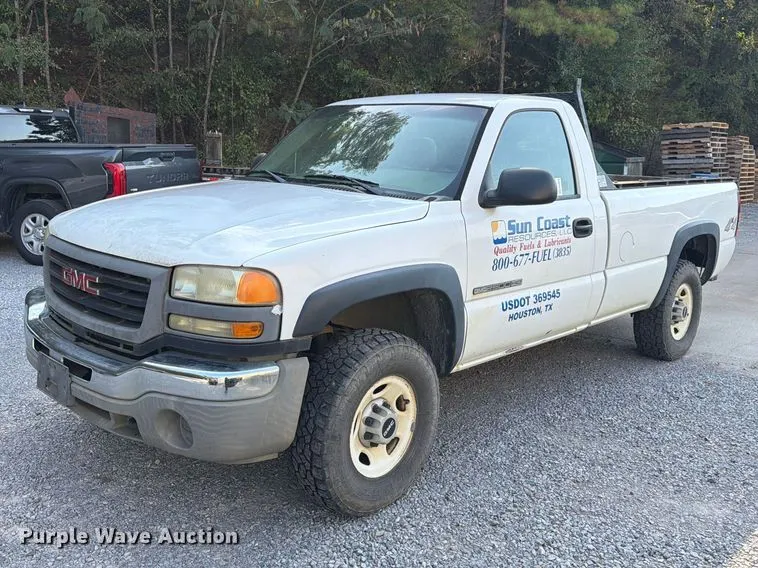 2006 GMC Sierra 2500 HD pickup truck