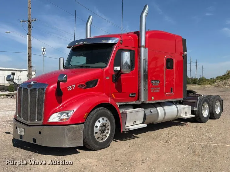 2016 Peterbilt 579 semi truck