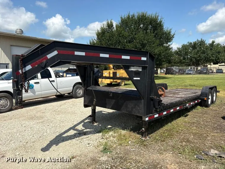2007 PJ Trailers tilt deck equipment trailer