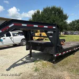 2007 PJ Trailers tilt deck equipment trailer