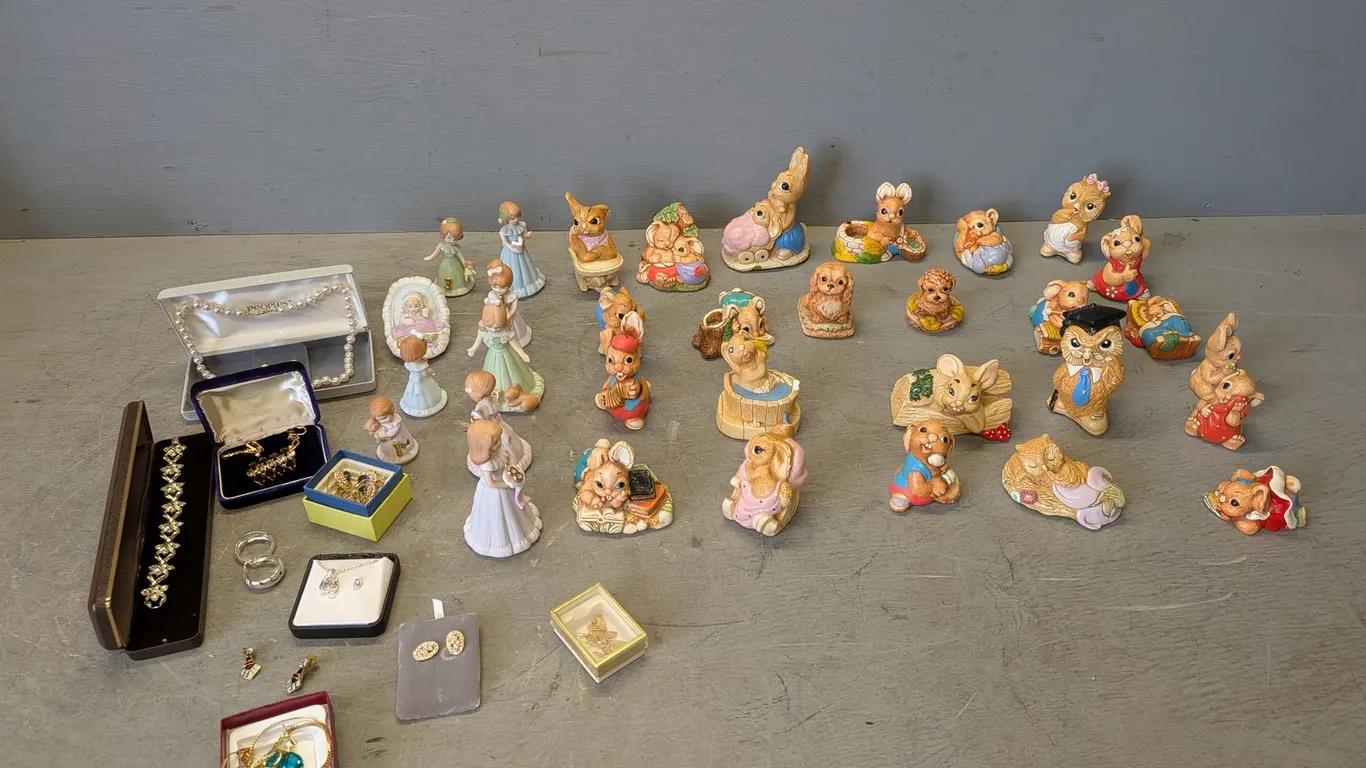 (24) Pepiware Collectible Ornaments, (9) Porcelain Dolls