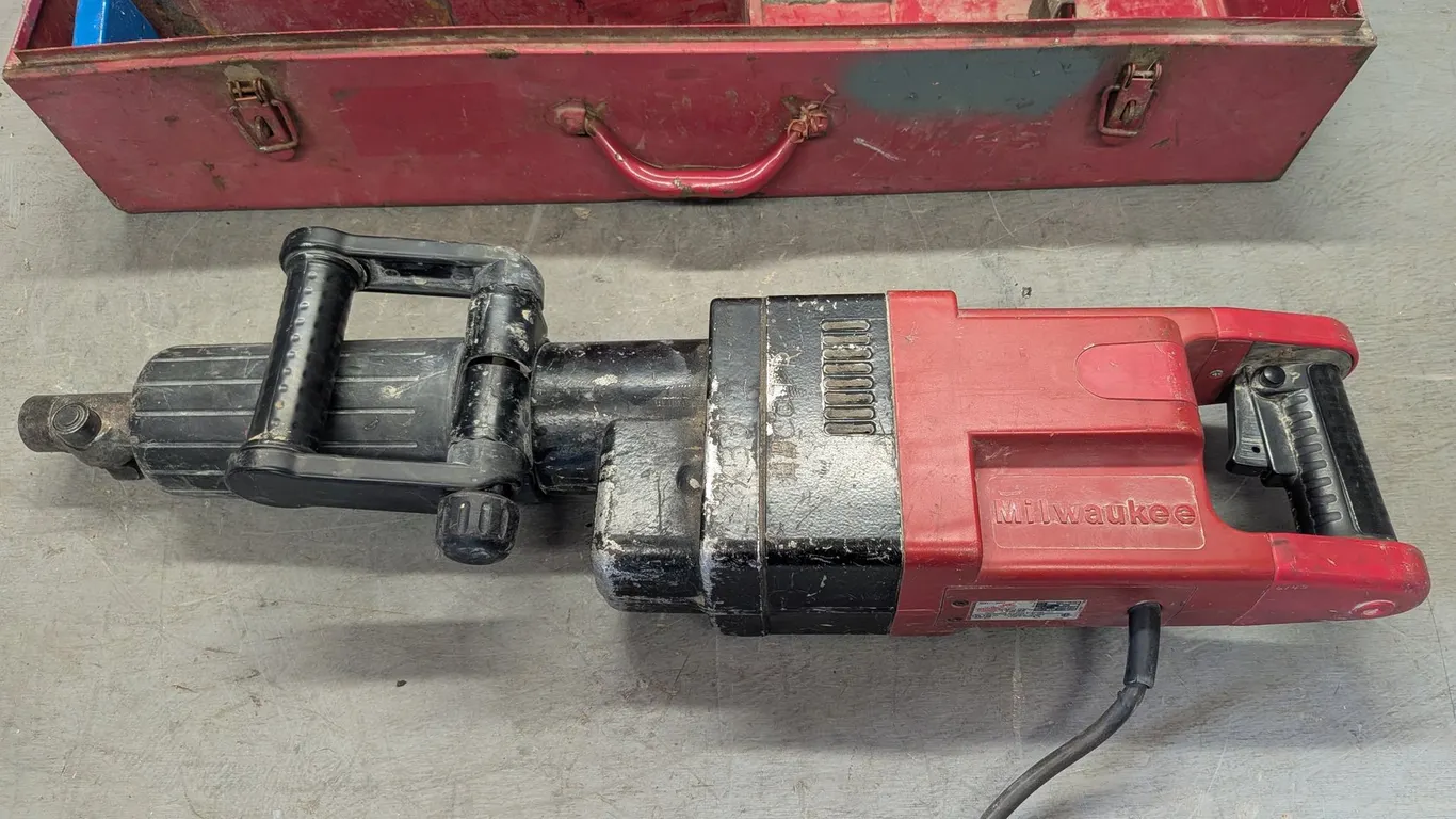 Milwaukee 5335 Demolition Drill