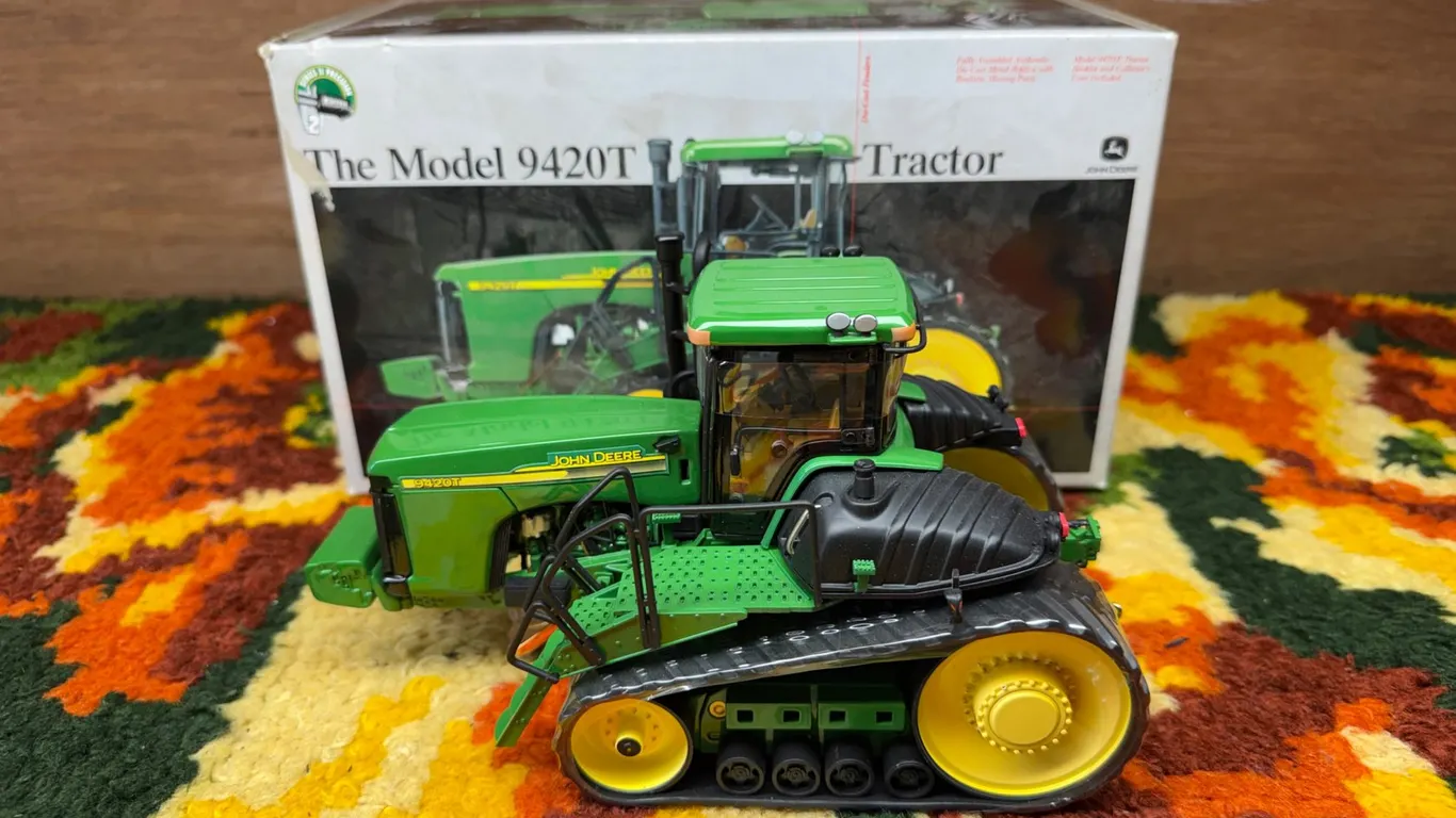 John Deere Diecast Model 9420T Crawler Tractor