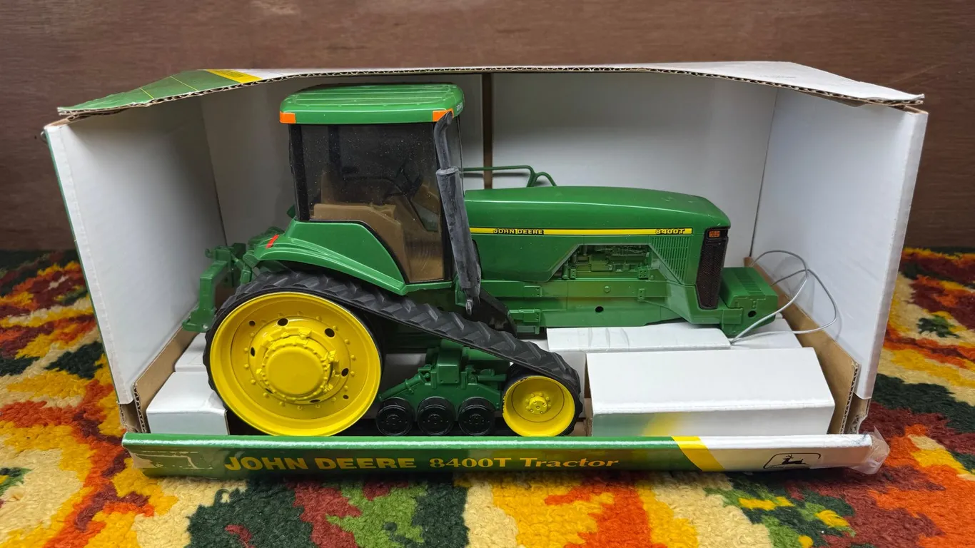 John Deere Diecast Model 8400T Crawler Tractor