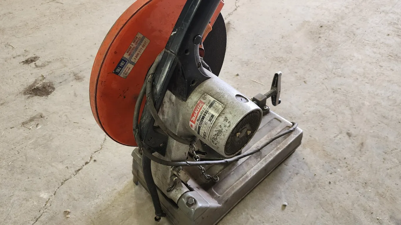 Makita Portable Cut Off Saw