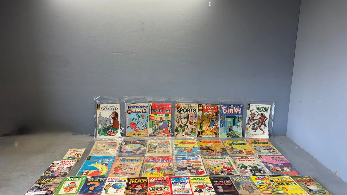 (21) Assorted Vintage Comic Books