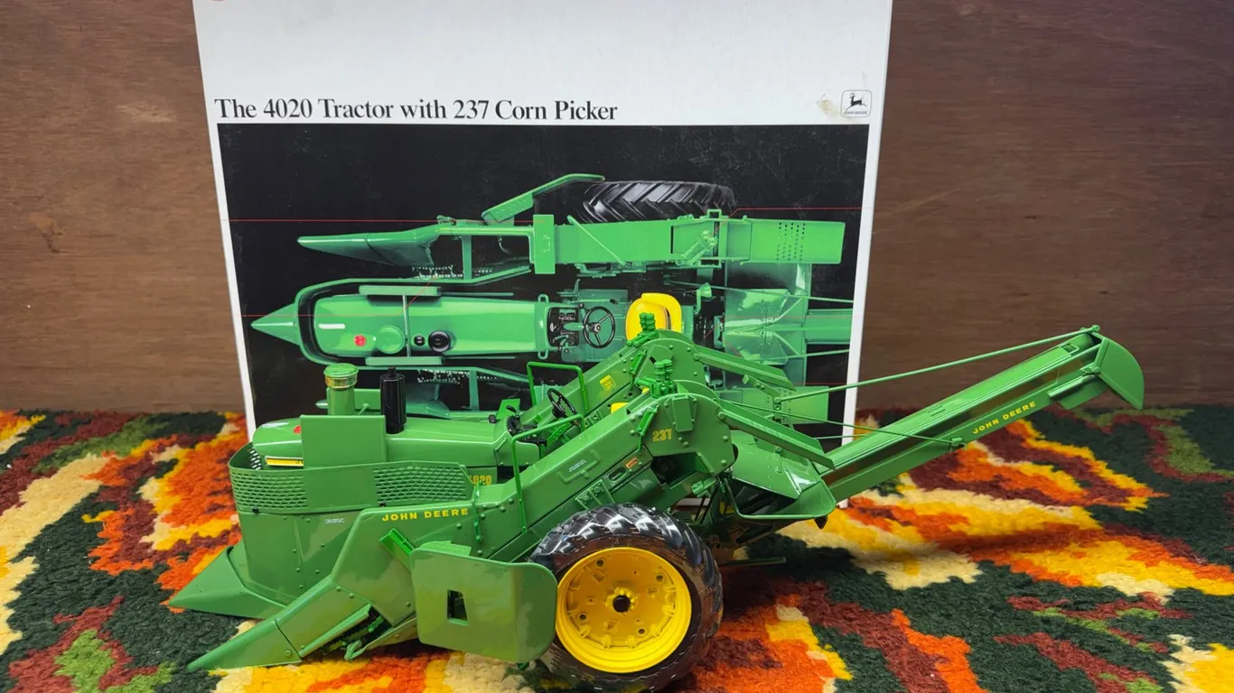 John Deere Diecast Model 4020 Diesel Tractor w/ 237 Corn Picker