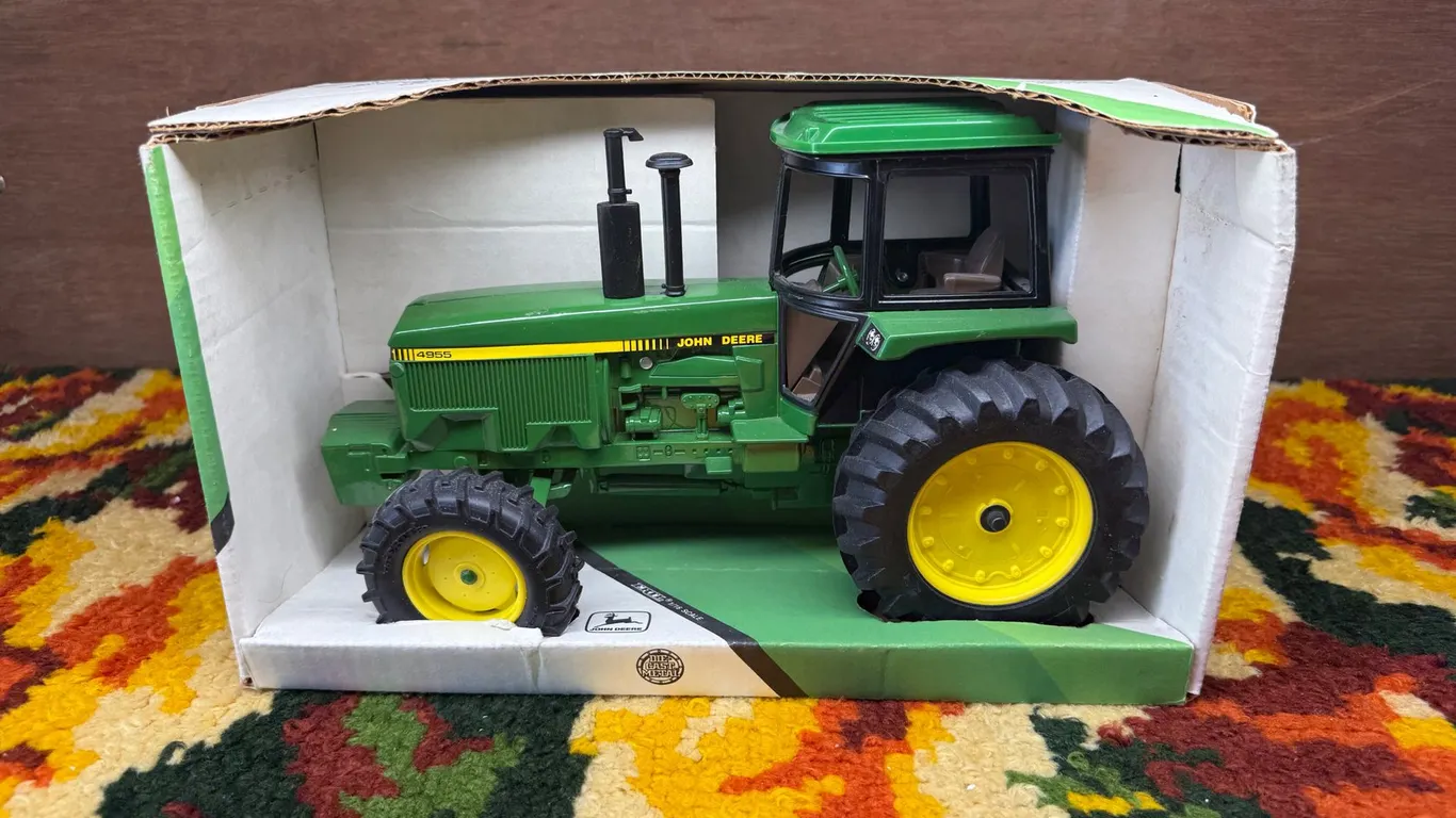John Deere Diecast Model 4955 MFWD Tractor