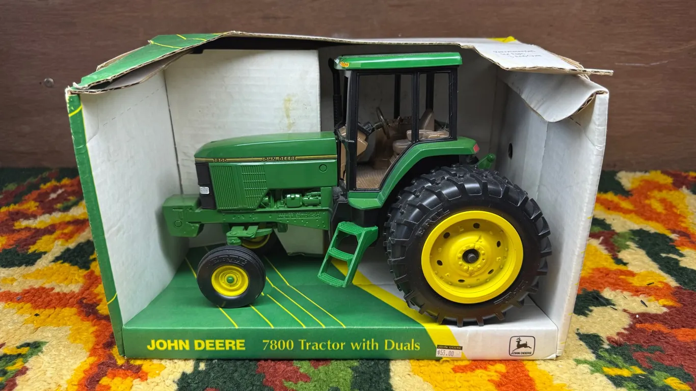 John Deere Diecast Model 7800 Row Crop Tractor