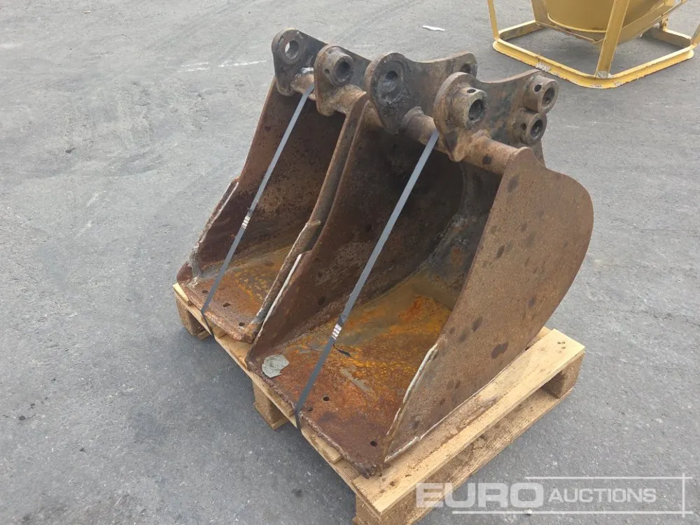 10", 14" Digging Buckets (2 of)