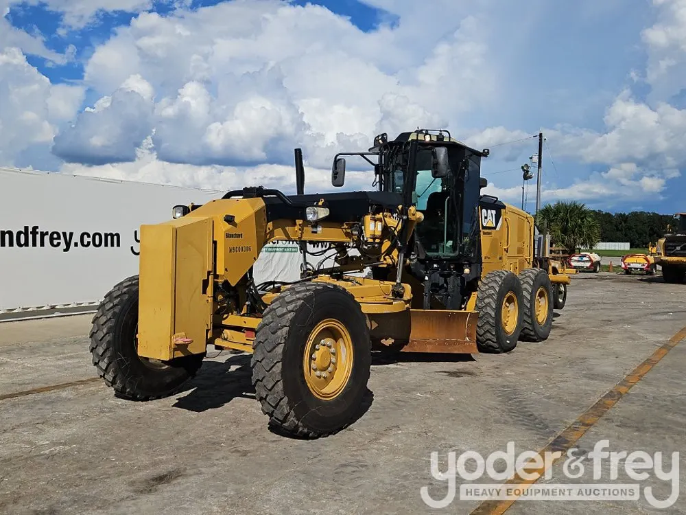 2013 CAT 120M2