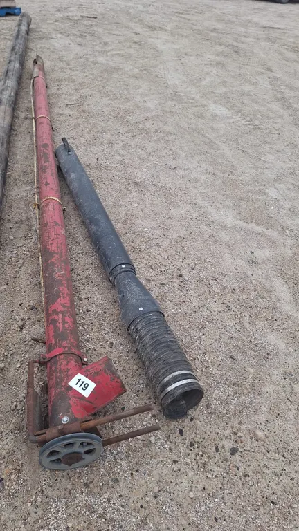 Hydraulic feed auger