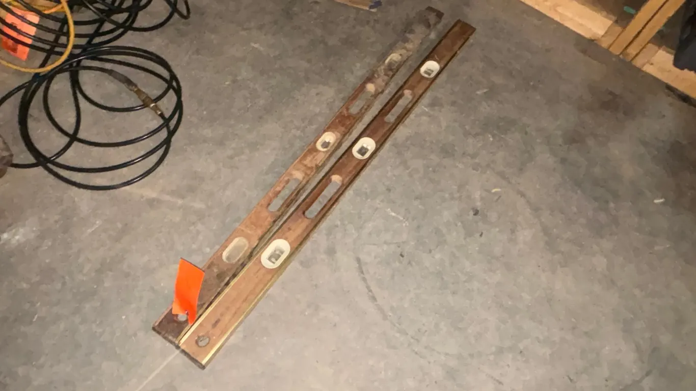 (2) 4' Levels