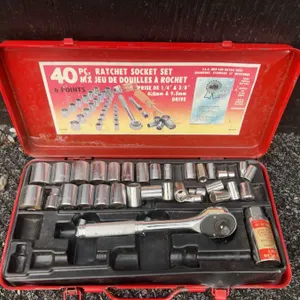 40 Pc. Ratchet Socket Set SAE & Metric Japan