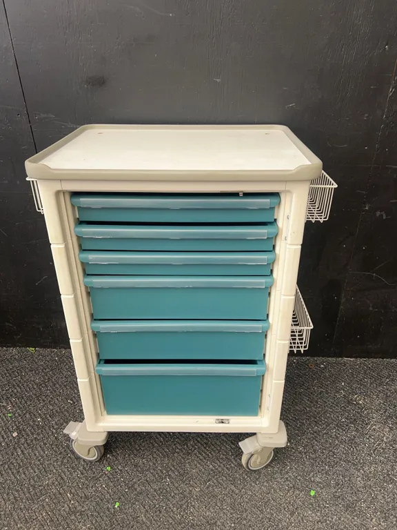 Multi-Drawer Medical Storage Cart With Locking Wheels