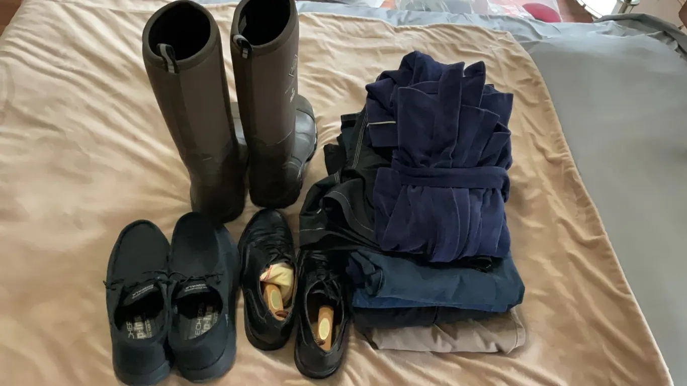Men's Clothing and Footwear Lot: Jeans, Pants, Sweatpants, Bathrobe, Shoes and Boots