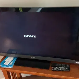 Sony KDL-46EX400 46-Inch LCD Digital Colour TV (Manufactured August 2010)