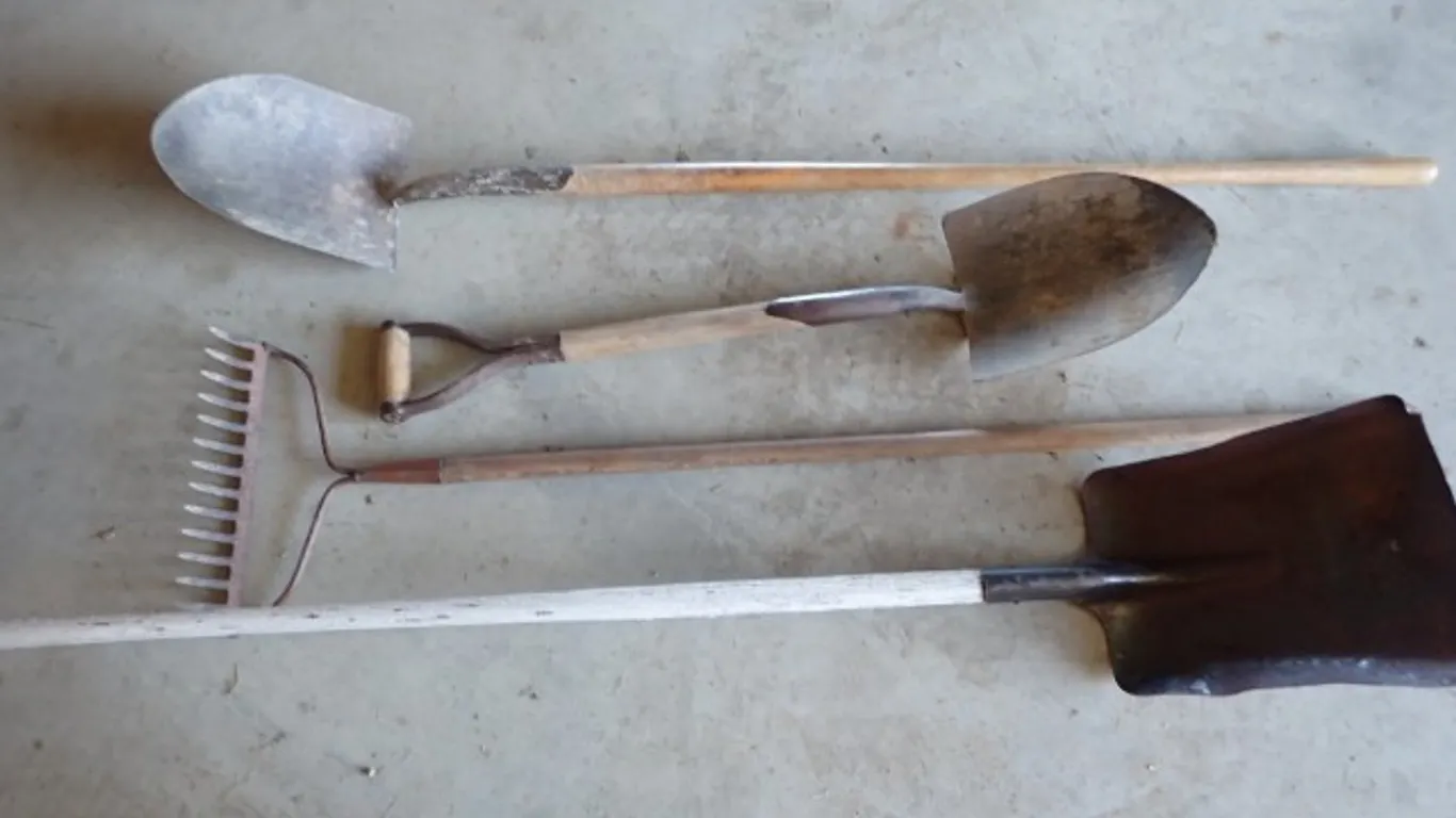 Long Handled Garden/Yard Tools