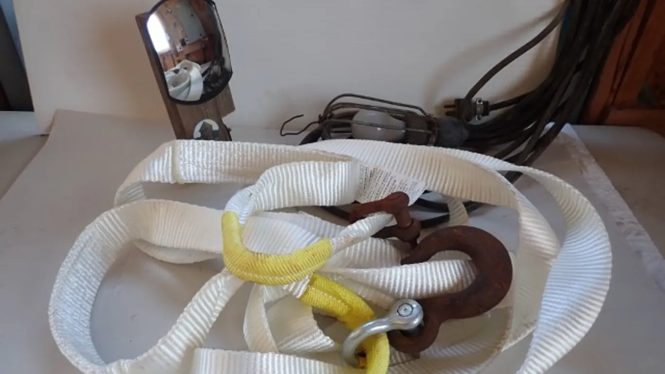 Recovery Tow Strap, Magnetic Mirror & Trouble Light