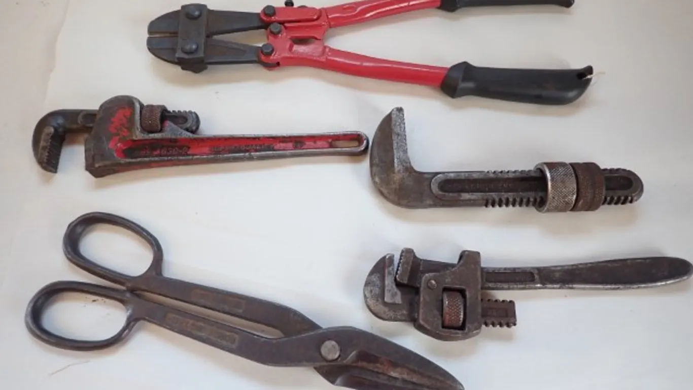 Bolt Cutter, Pipe Wrenches+