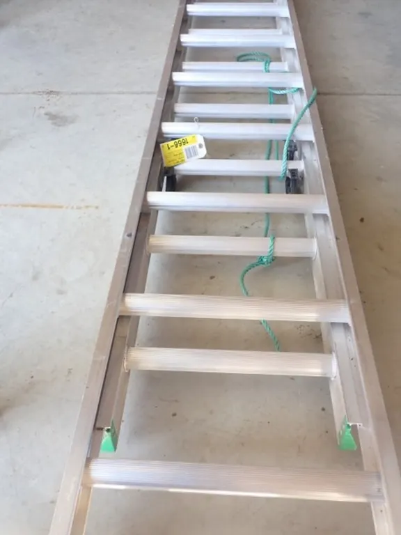 Aluminum Extension Ladder