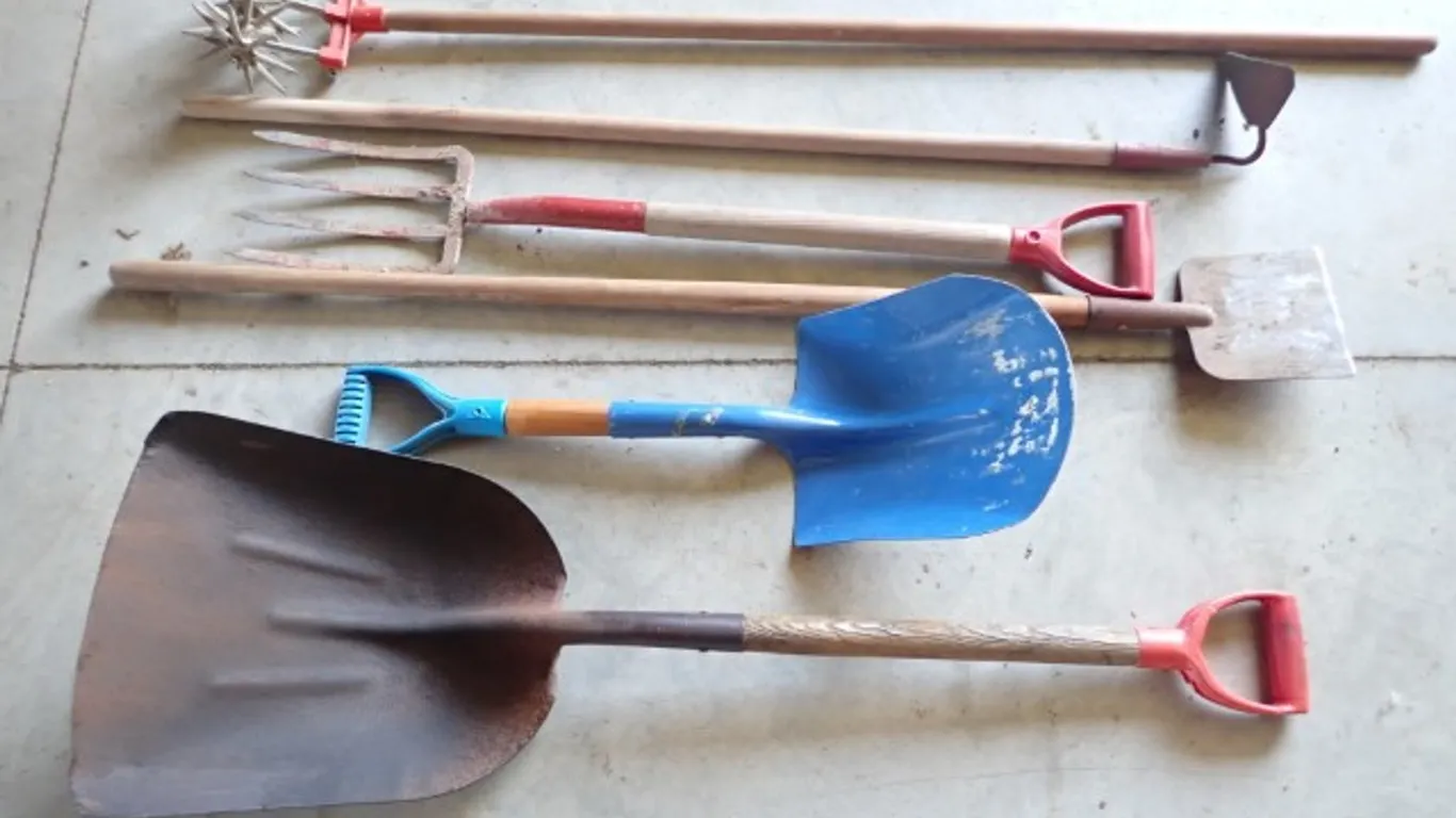 Long Handled Garden/Yard Tools