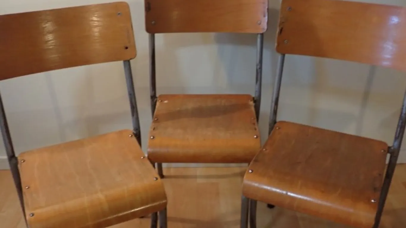MCM School Chairs