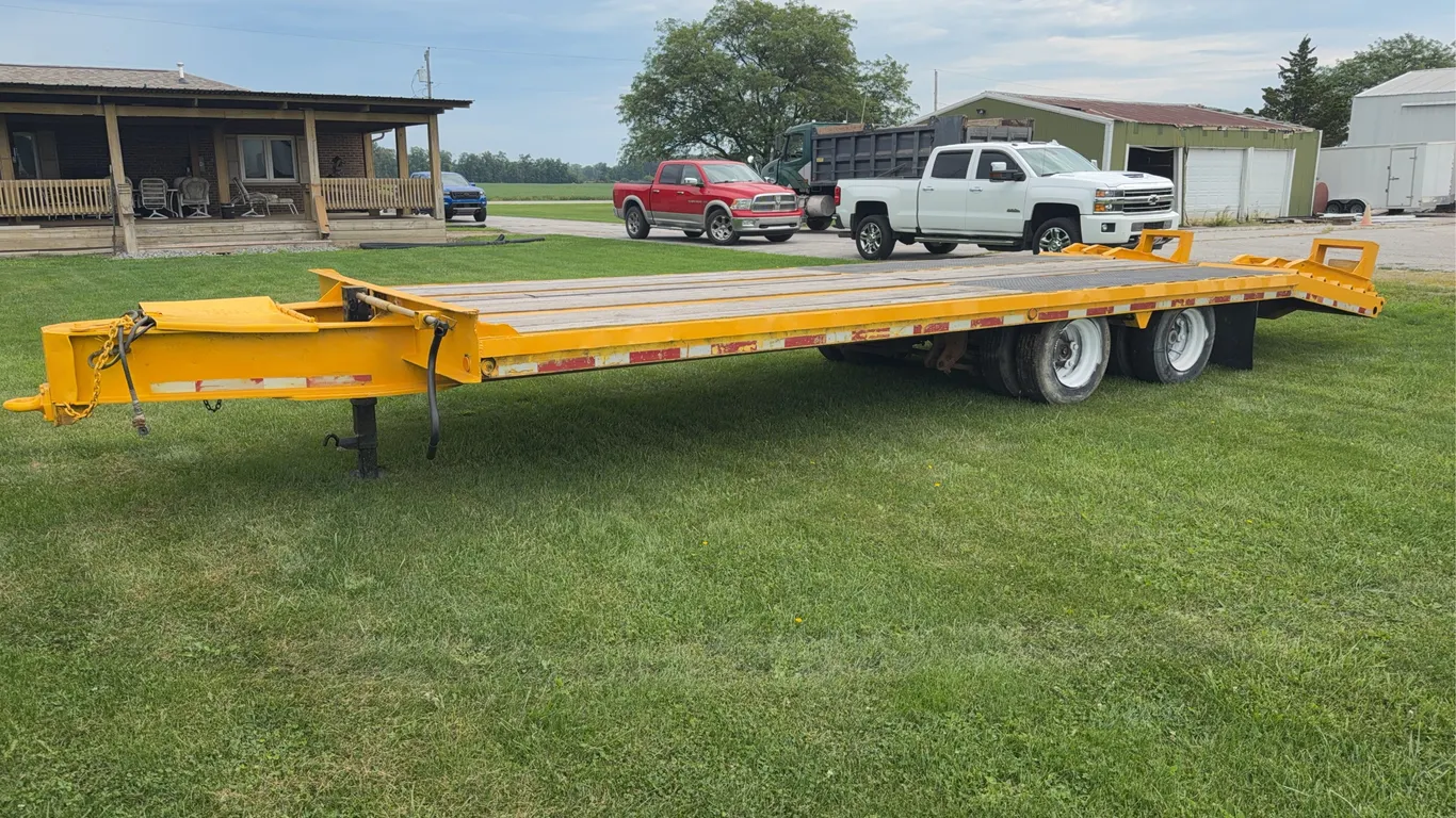 27' Equipment trailer