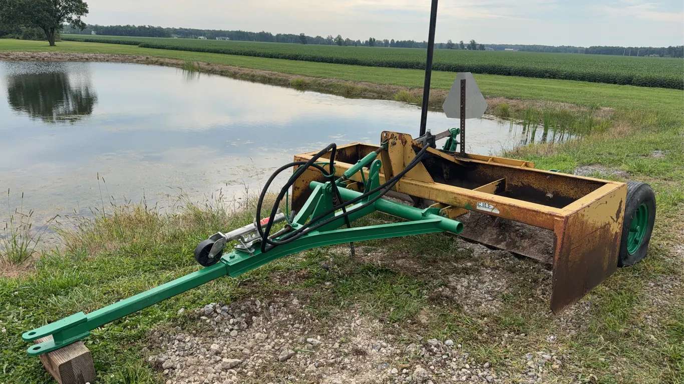 Pull type grader box 8’