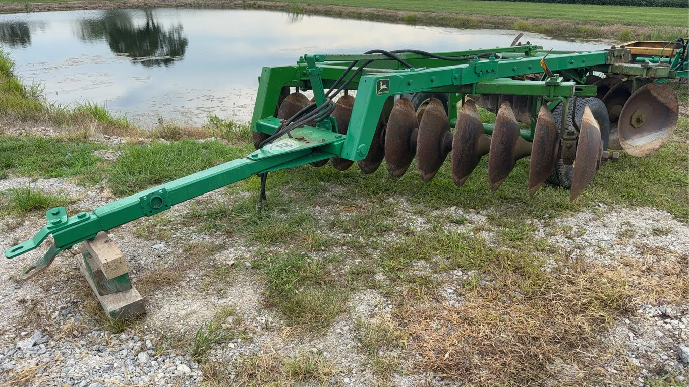 John Deere 8’ Offset Disk