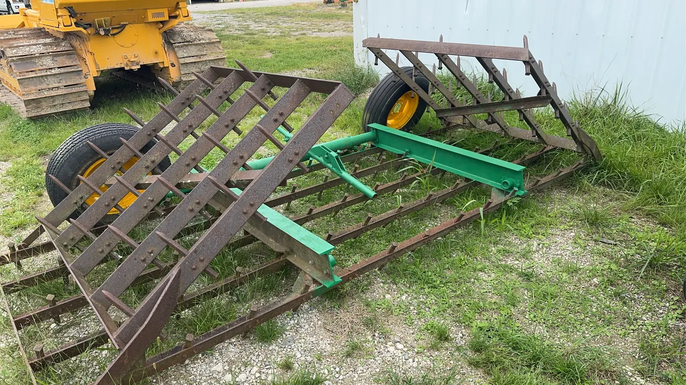 20’ Harogator - Missing hitch and needs assembled