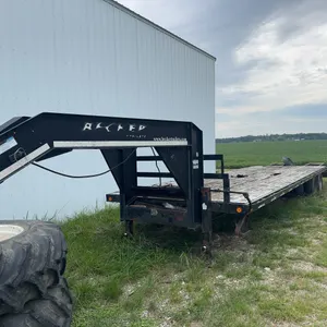 2017 Becker 33’ Gooseneck Trailer w/ 5th Wheel adapter - 27’ deck and 6’ dove tail