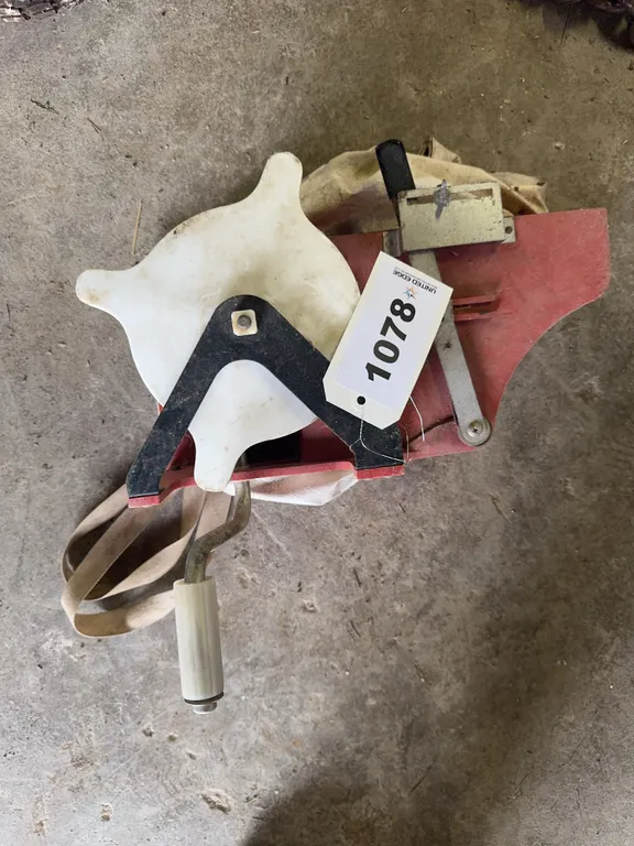 Hand Lawn Spreader