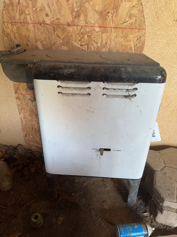 Antique Stove - Missing a leg