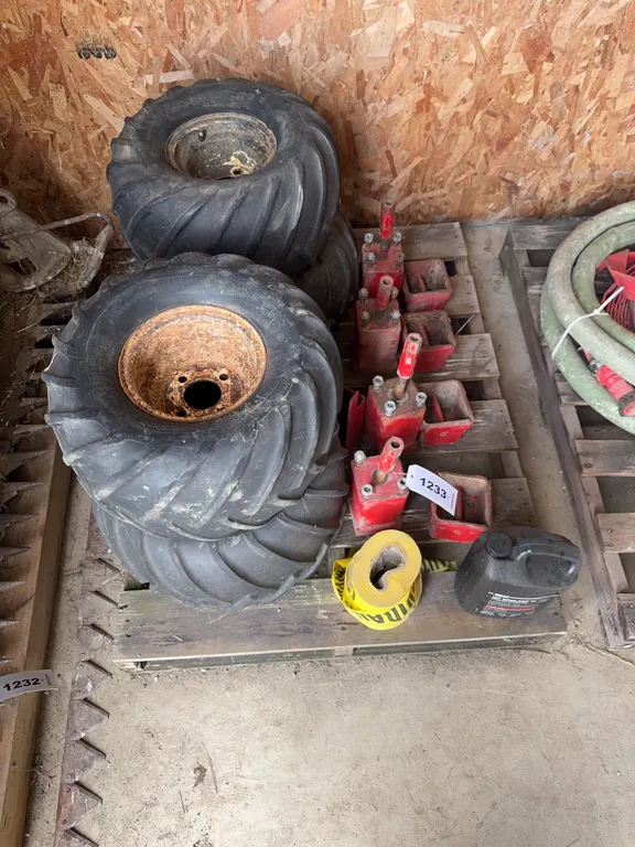 Tires and Spacers for Steiner 4x4