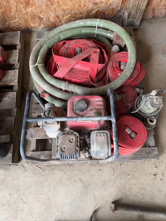 2” Water Pump w/ Predator Gas Engine, extra hose included