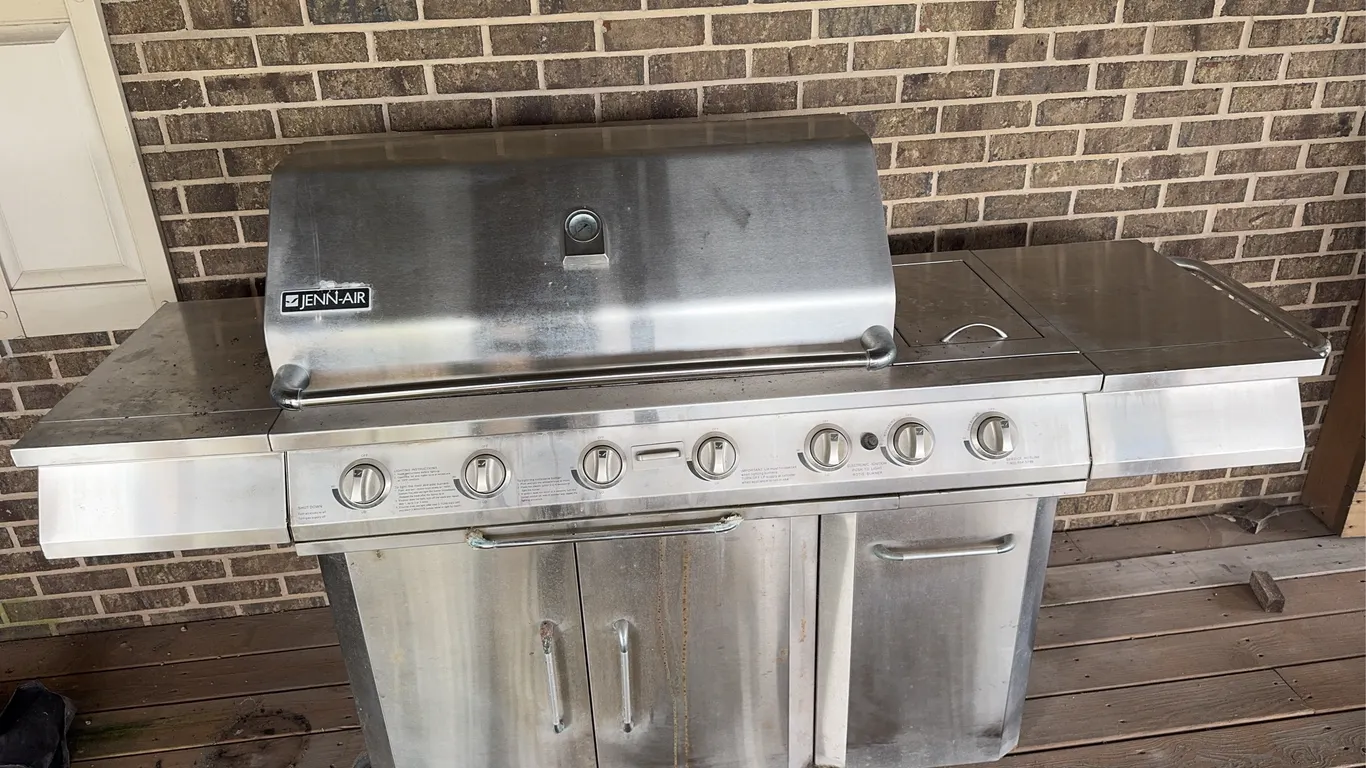Stainless Steel Jenn-Air Grill Propane Grill - Model 720-0063-LP