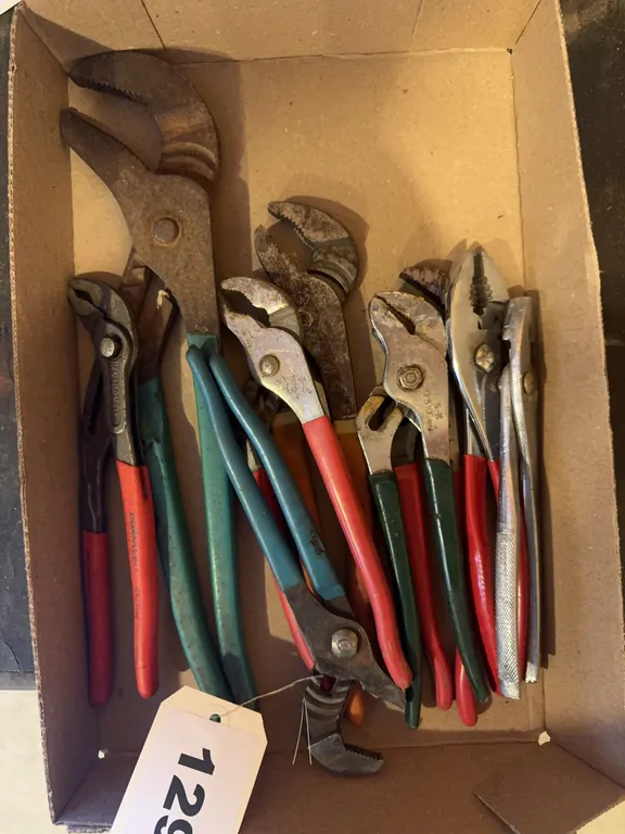 Adjustable Pliers